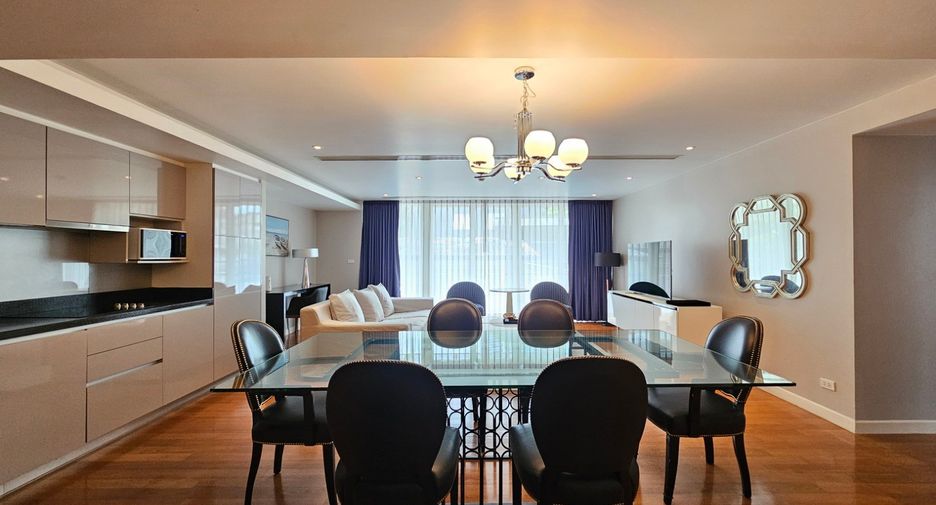 For rent 3 bedrooms condo in Watthana, Bangkok