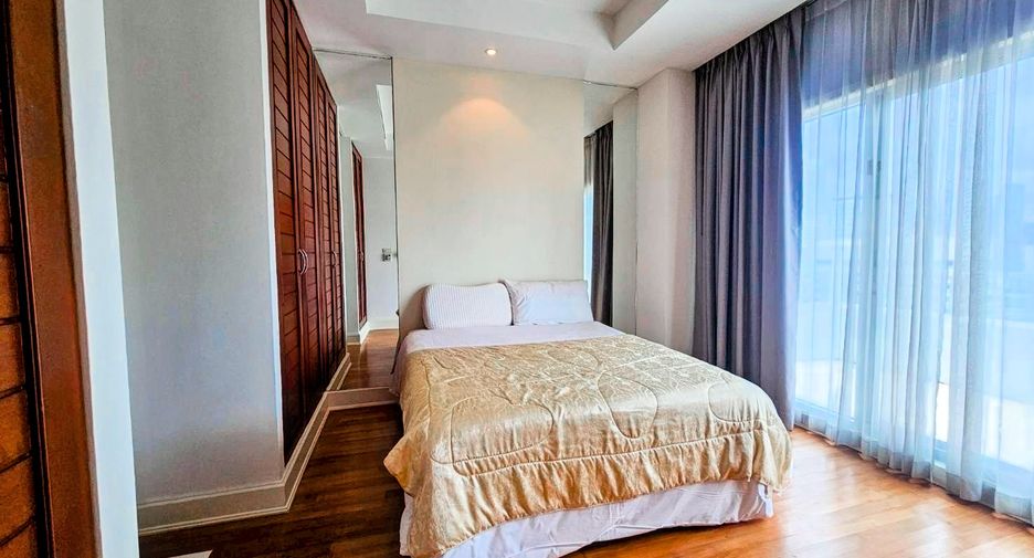 For rent 5 bedrooms condo in Pathum Wan, Bangkok