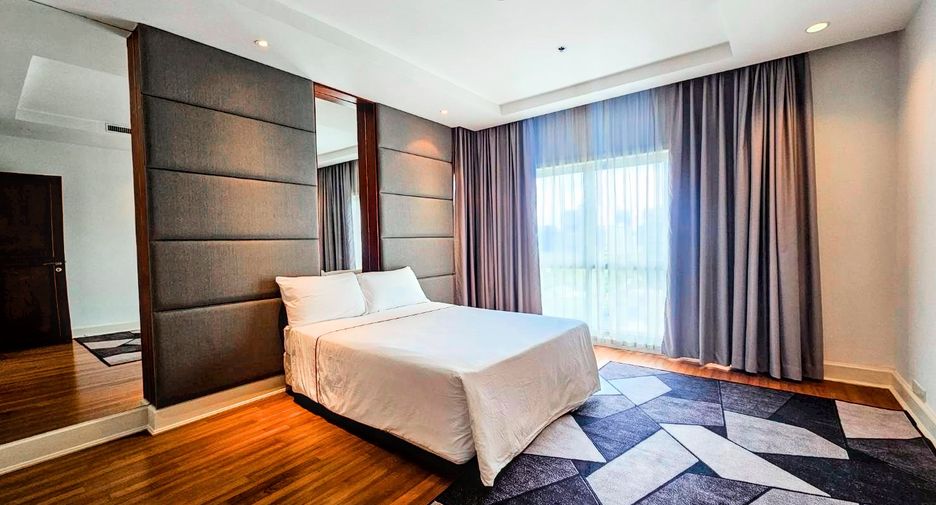 For rent 5 bedrooms condo in Pathum Wan, Bangkok
