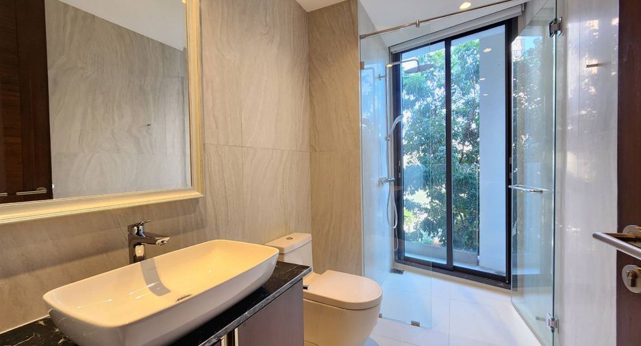 For rent 2 bedrooms condo in Watthana, Bangkok