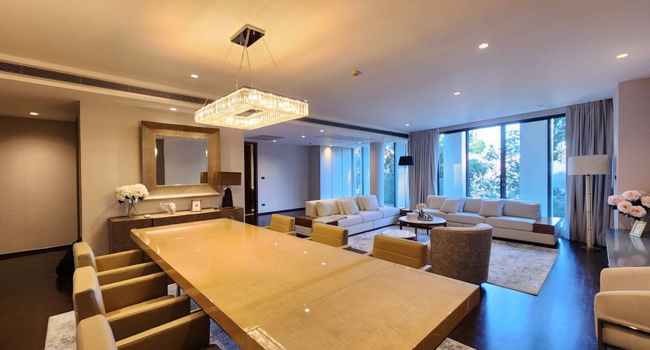 For rent 2 bedrooms condo in Watthana, Bangkok