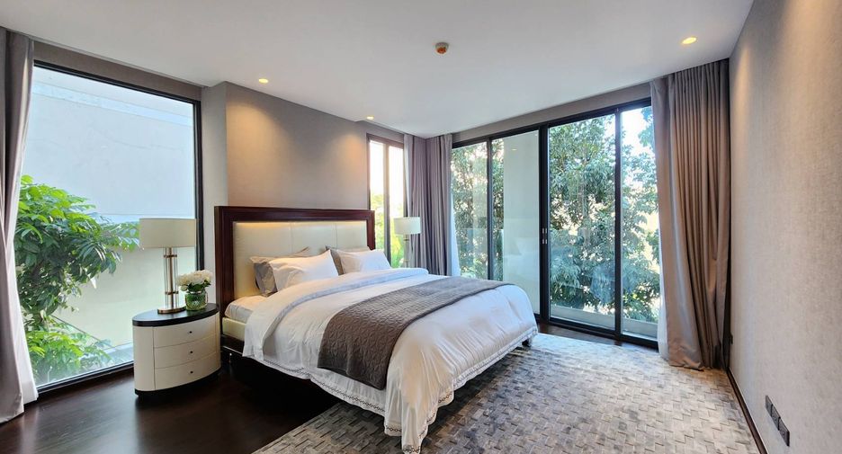 For rent 2 bedrooms condo in Watthana, Bangkok