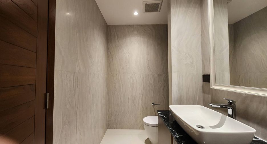 For rent 2 bedrooms condo in Watthana, Bangkok