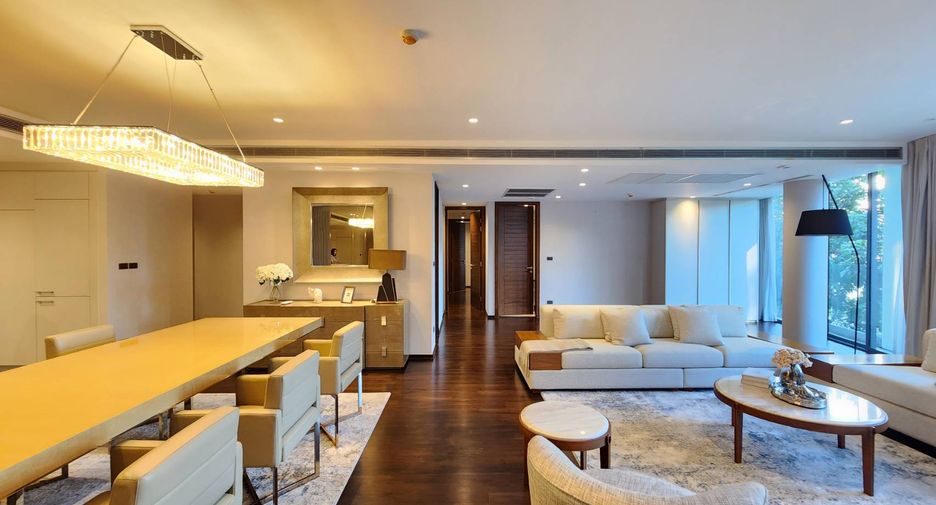 For rent 2 bedrooms condo in Watthana, Bangkok