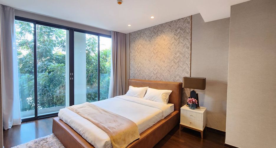 For rent 2 bedrooms condo in Watthana, Bangkok