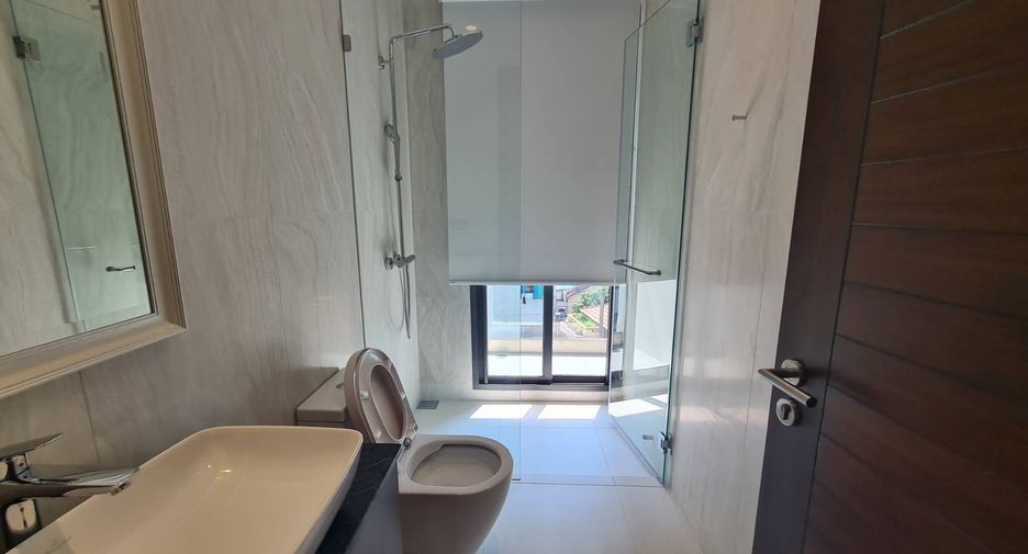 For rent and for sale 3 bedrooms condo in Watthana, Bangkok