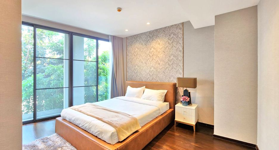 For rent 2 bedrooms condo in Watthana, Bangkok
