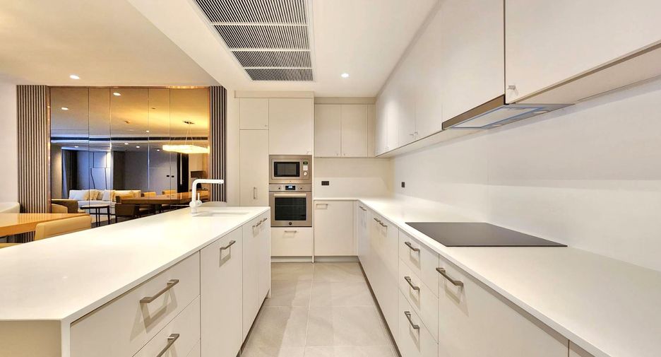 For rent 2 bedrooms condo in Watthana, Bangkok