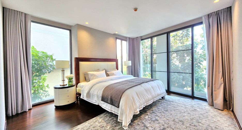 For rent 2 bedrooms condo in Watthana, Bangkok