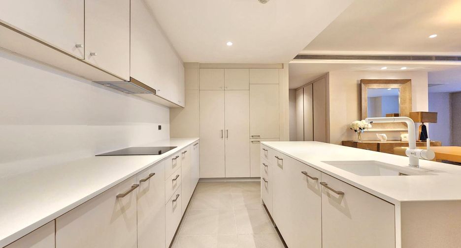 For rent 2 bedrooms condo in Watthana, Bangkok