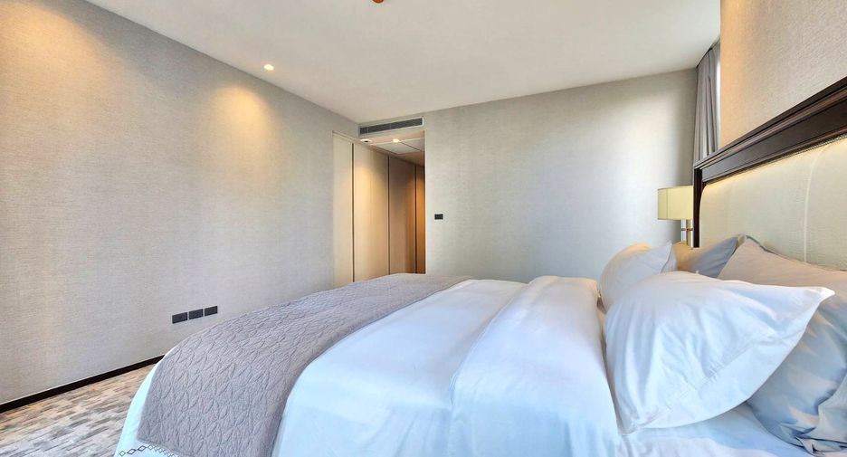 For rent 2 bedrooms condo in Watthana, Bangkok