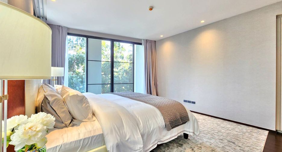 For rent 2 bedrooms condo in Watthana, Bangkok