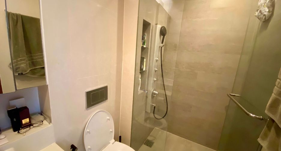Condo en alquiler de 2 habitaciones en Khlong Toei, Bangkok