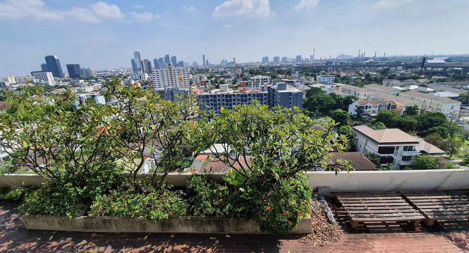 Condo en alquiler y en venta de 3 habitaciones en Phra Khanong, Bangkok