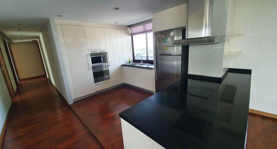 Condo en alquiler y en venta de 3 habitaciones en Phra Khanong, Bangkok