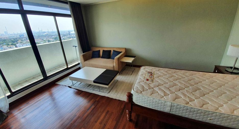 Condo en alquiler y en venta de 3 habitaciones en Phra Khanong, Bangkok