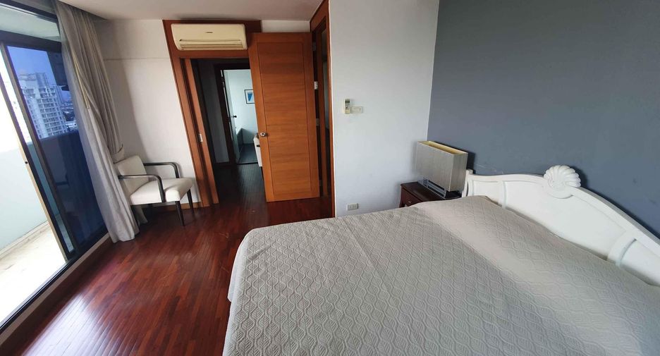 Condo en alquiler y en venta de 3 habitaciones en Phra Khanong, Bangkok