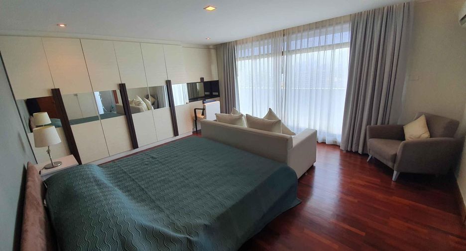 Condo en alquiler y en venta de 3 habitaciones en Phra Khanong, Bangkok