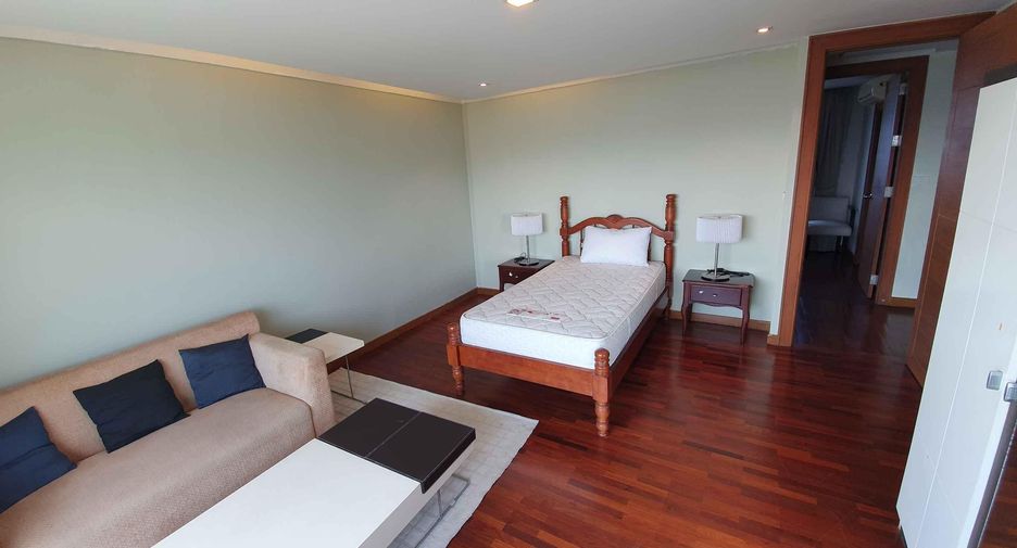 Condo en alquiler y en venta de 3 habitaciones en Phra Khanong, Bangkok