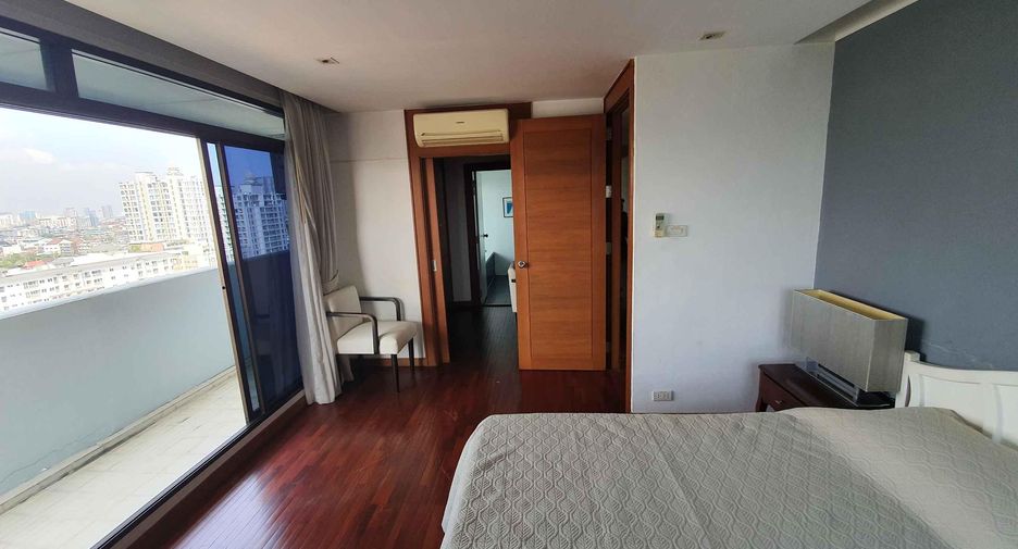 Condo en alquiler y en venta de 3 habitaciones en Phra Khanong, Bangkok