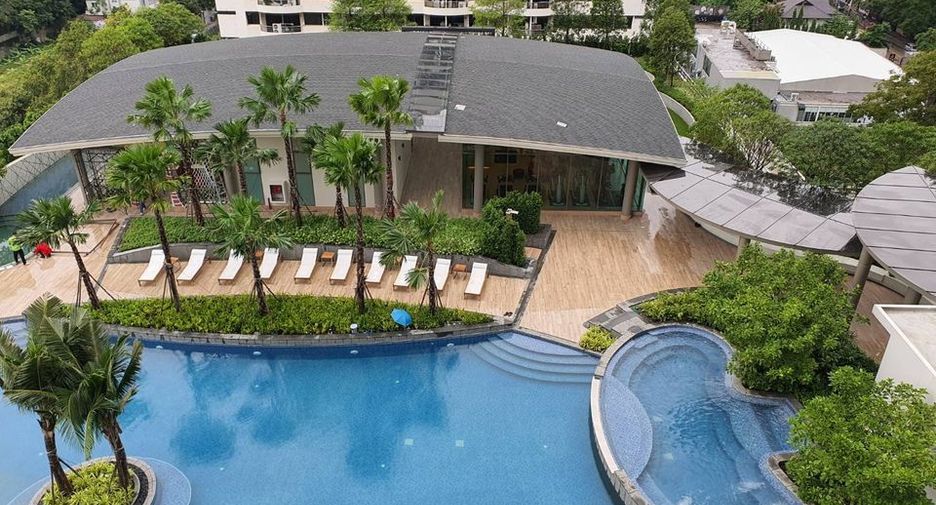 For rent 2 bedrooms condo in Watthana, Bangkok