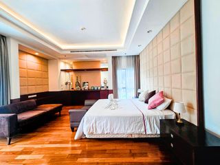 For rent 3 bedrooms condo in Pathum Wan, Bangkok