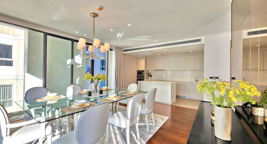 For rent 2 bedrooms condo in Watthana, Bangkok