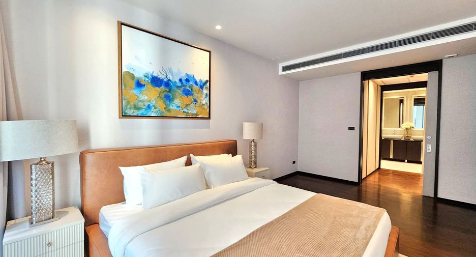 For rent 2 bedrooms condo in Watthana, Bangkok