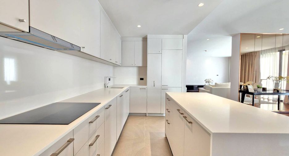 For rent 2 bedrooms condo in Watthana, Bangkok