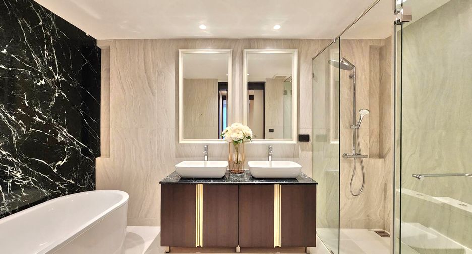 For rent 2 bedrooms condo in Watthana, Bangkok