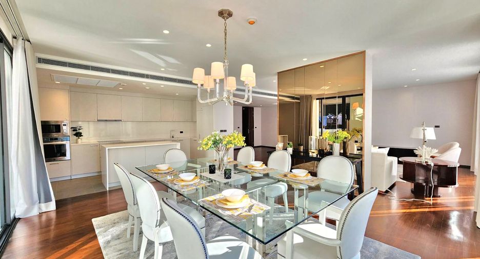 For rent 2 bedrooms condo in Watthana, Bangkok