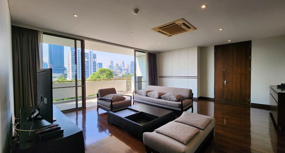 For rent 3 bedrooms condo in Pathum Wan, Bangkok