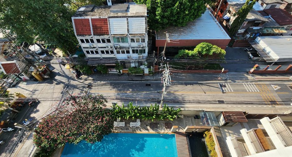 For rent 3 bedrooms condo in Pathum Wan, Bangkok