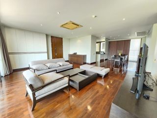 For rent 3 bedrooms condo in Pathum Wan, Bangkok