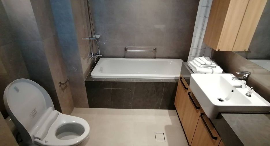For rent 3 ベッドルーム condo in Watthana, Bangkok