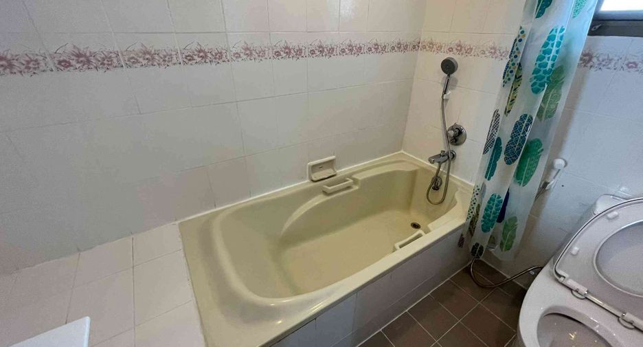 For rent 3 ベッドルーム condo in Watthana, Bangkok