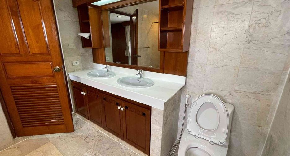 For rent 3 ベッドルーム condo in Watthana, Bangkok