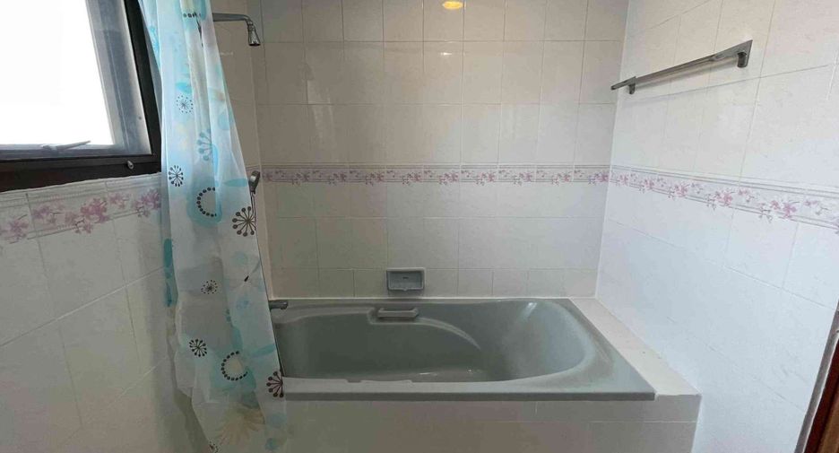 For rent 3 ベッドルーム condo in Watthana, Bangkok