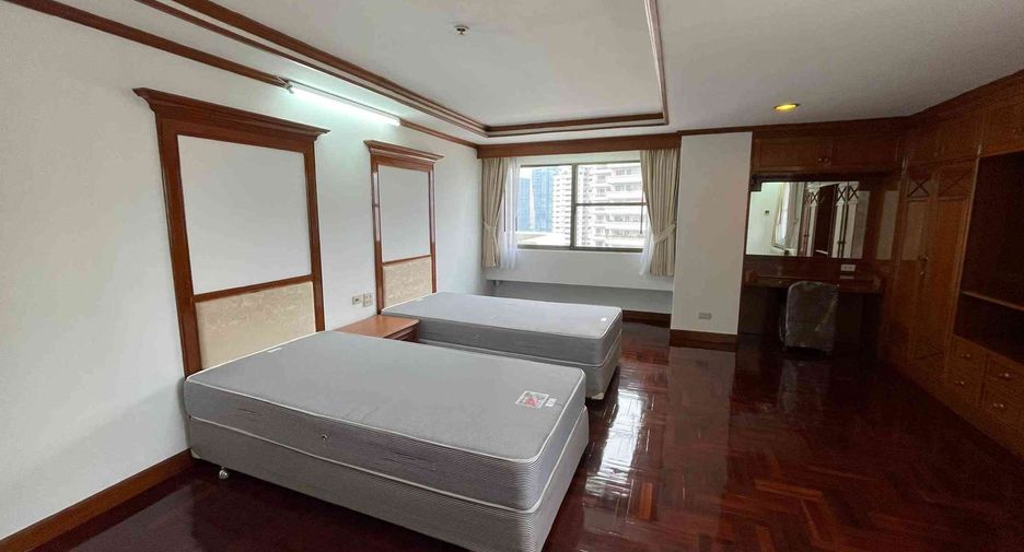 For rent 3 ベッドルーム condo in Watthana, Bangkok