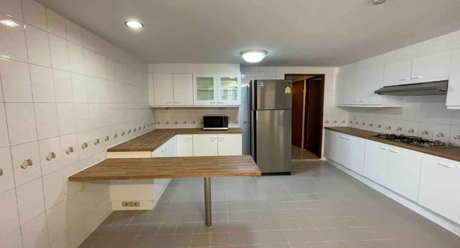 For rent 3 ベッドルーム condo in Watthana, Bangkok