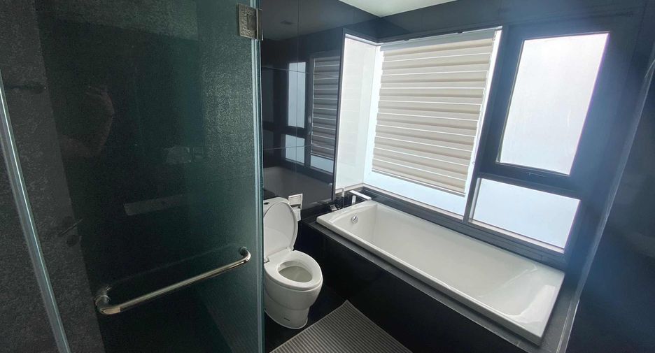 For rent and for sale 2 bedrooms condo in Khlong Toei, Bangkok