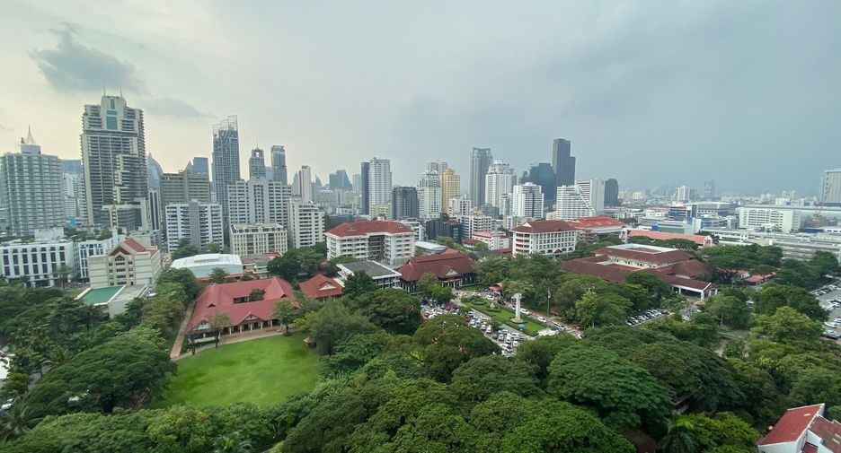 For rent 1 bed condo in Watthana, Bangkok