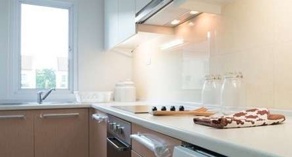 Wohnung zur Miete mit 3 Zimmer in Phra Khanong, Bangkok