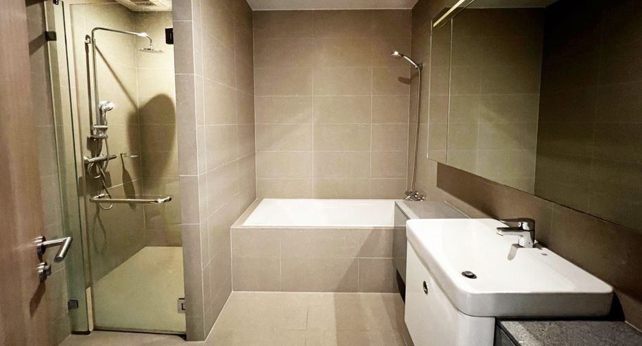 Wohnung zur Miete mit 3 Zimmer in Pathum Wan, Bangkok
