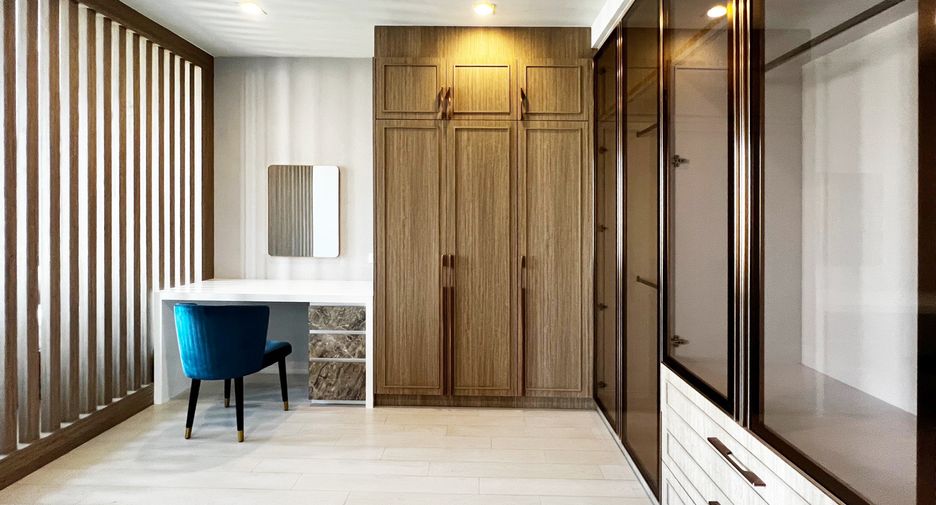 Wohnung zur Miete mit 3 Zimmer in Pathum Wan, Bangkok