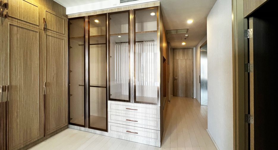 Wohnung zur Miete mit 3 Zimmer in Pathum Wan, Bangkok