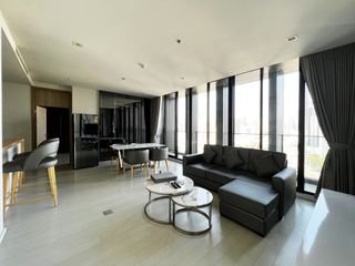 For rent 3 bedrooms condo in Pathum Wan, Bangkok