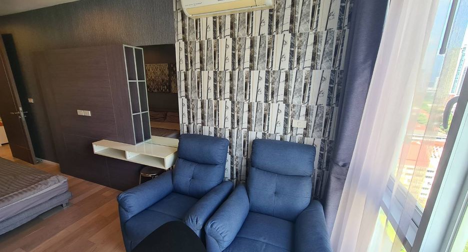 For rent 2 ベッドルーム condo in Watthana, Bangkok