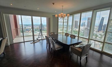 For rent 3 bedrooms condo in Khlong Toei, Bangkok