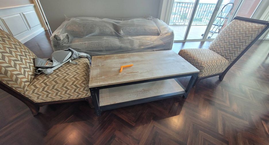 For rent 3 bedrooms condo in Khlong Toei, Bangkok